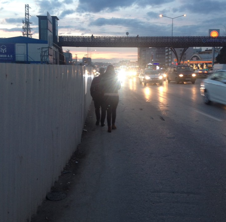 Medicana Hastanesi yanındaki yaya yolunda can pazarı…